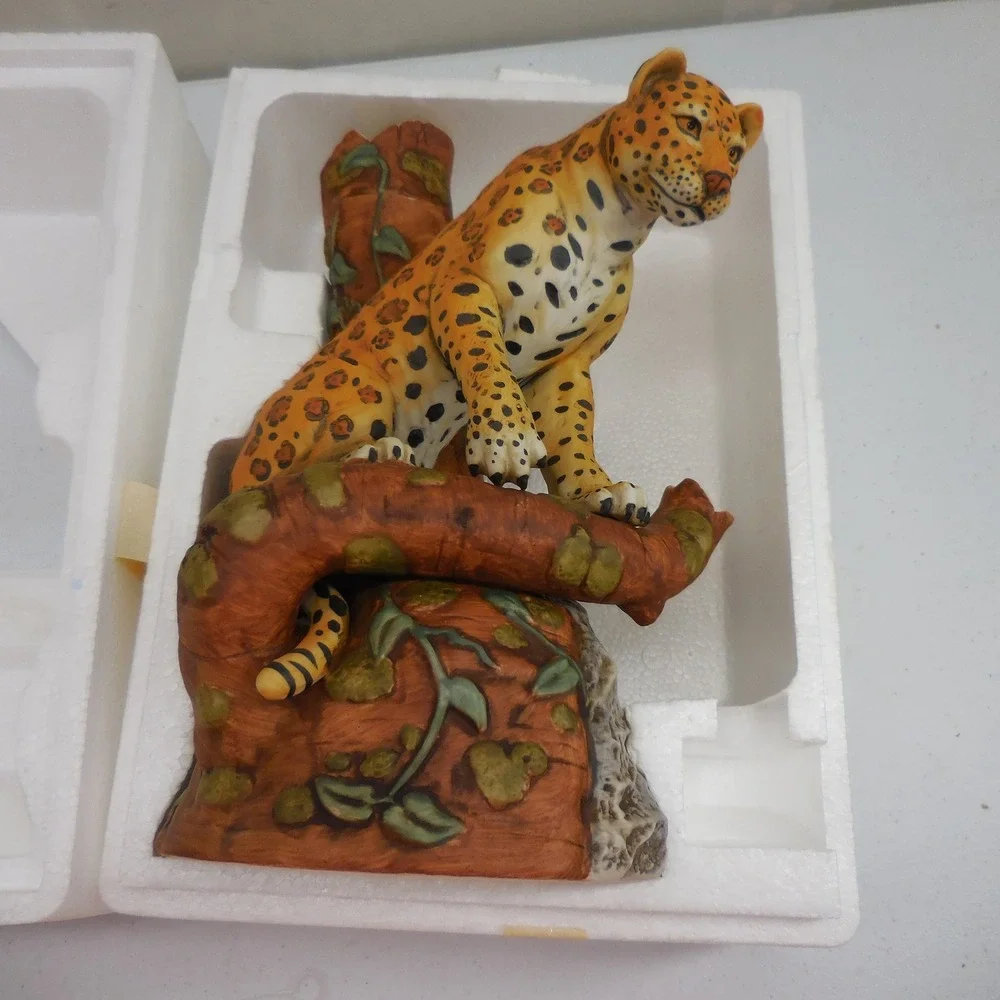 Ski Country Wildlife Series Jaguar Bourbon Whiskey Decanter 1982 Limited Edition